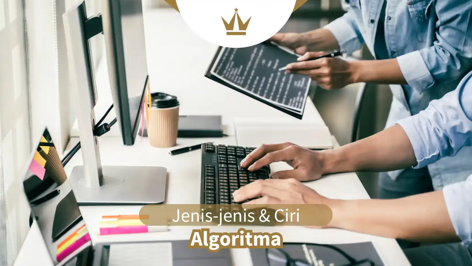 Suasana kantor yang sedang membahas jenis-jenis algoritma dan ciri algoritma yang baik.